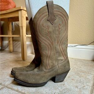 Ariat Women’s Lively Western Boot Size 7.5B